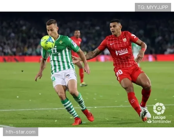 梅里诺再建奇功，关键进球助球队领跑积分榜