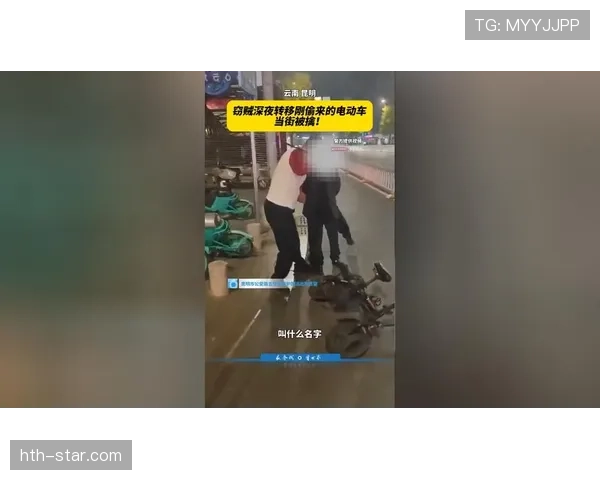 蒋圣龙晚上偷偷吃夜宵，被队友逮个正着那表情绝了！